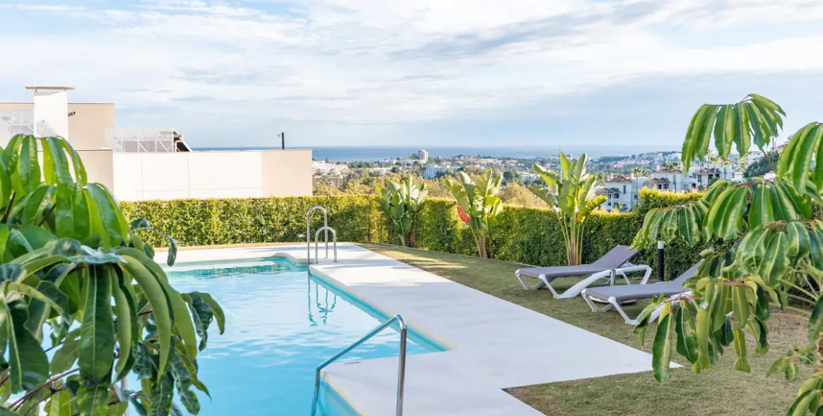 Sale of ground floor apartment in Nueva Andalucía 17