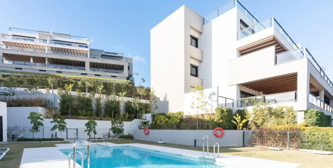 Sale of ground floor apartment in Nueva Andalucía 18