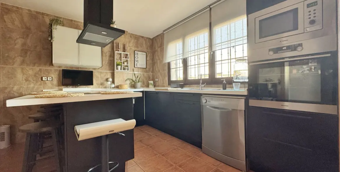 Продажа  отдельно стоящей виллы в Sierrezuela 9