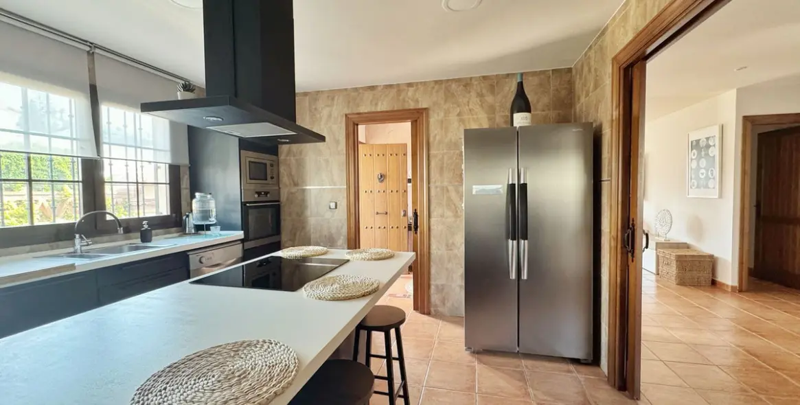 Продажа  отдельно стоящей виллы в Sierrezuela 11