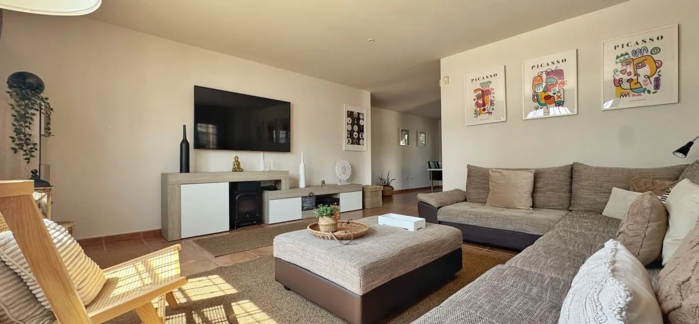 Sale of detached villa in Sierrezuela 4