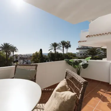 Venta de apartamento en planta media en Nueva Andalucía