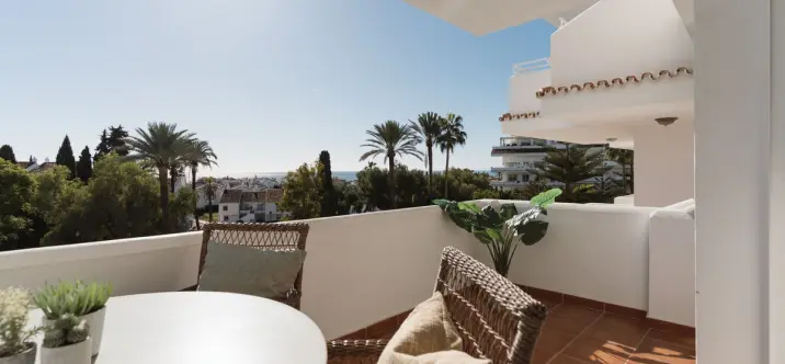 Venta de apartamento en planta media en Nueva Andalucía 0