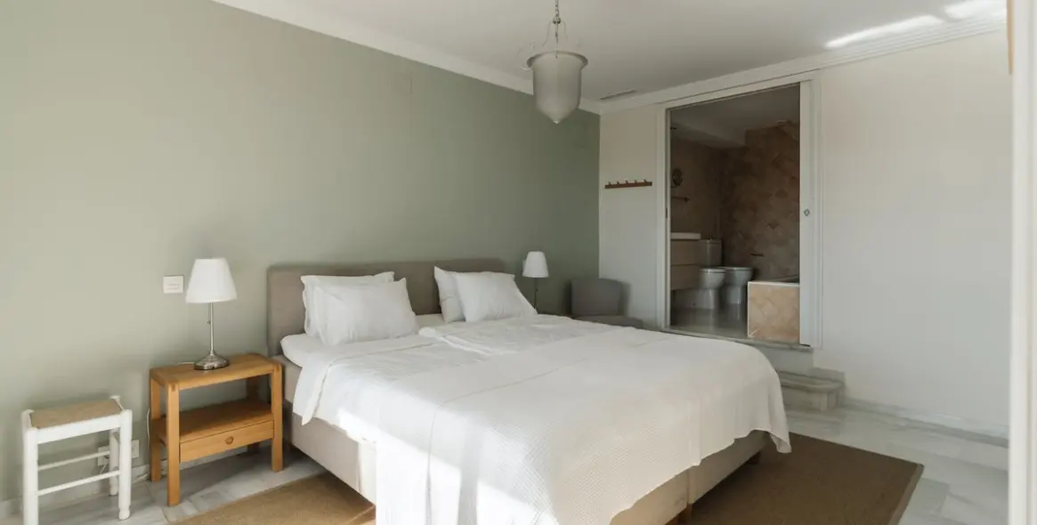 Продажа апартаментов на среднем этаже в Nueva Andalucía 11