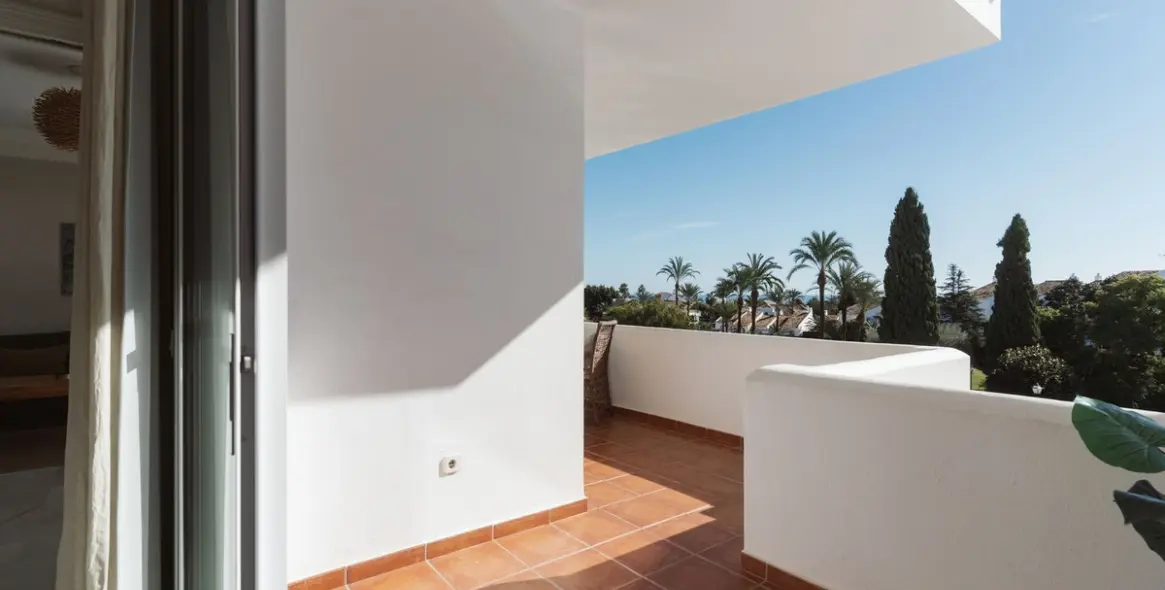 Продажа апартаментов на среднем этаже в Nueva Andalucía 15