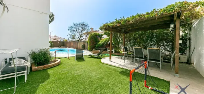 Sale of semi-detached house in Higueron 2