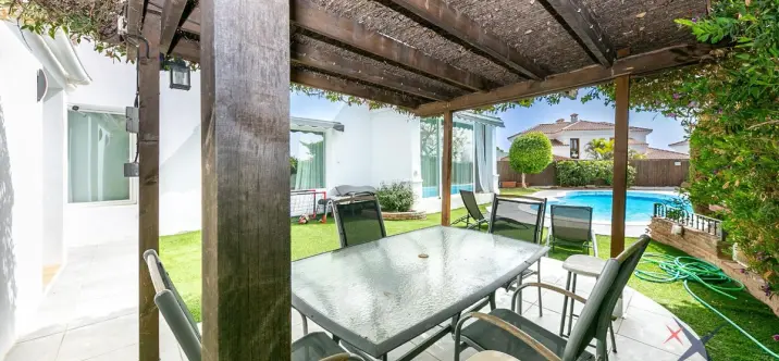 Sale of semi-detached house in Higueron 3