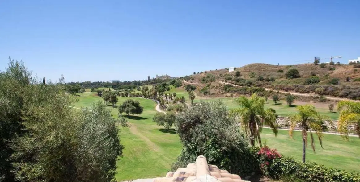 Продажа дома на две семьи в Marbella 3