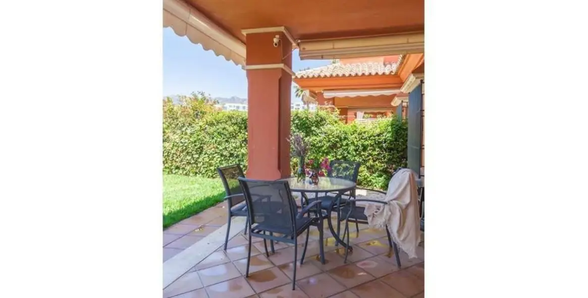 Продажа дома на две семьи в Marbella 4