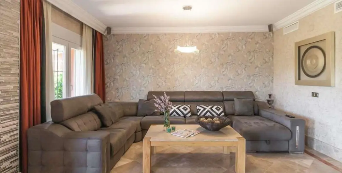 Продажа дома на две семьи в Marbella 12