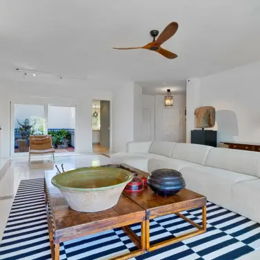 Sale of detached villa in El Paraiso