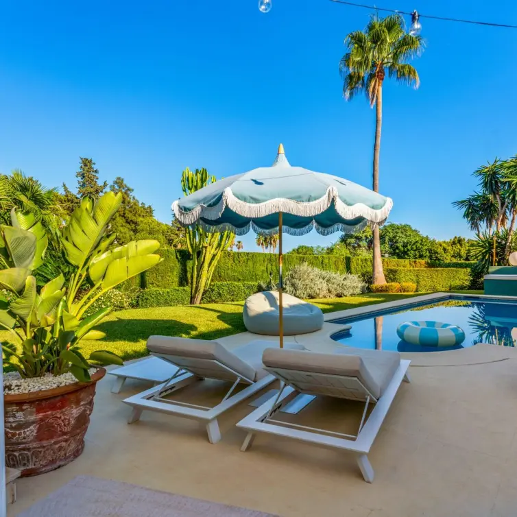 Sale of detached villa in El Paraiso