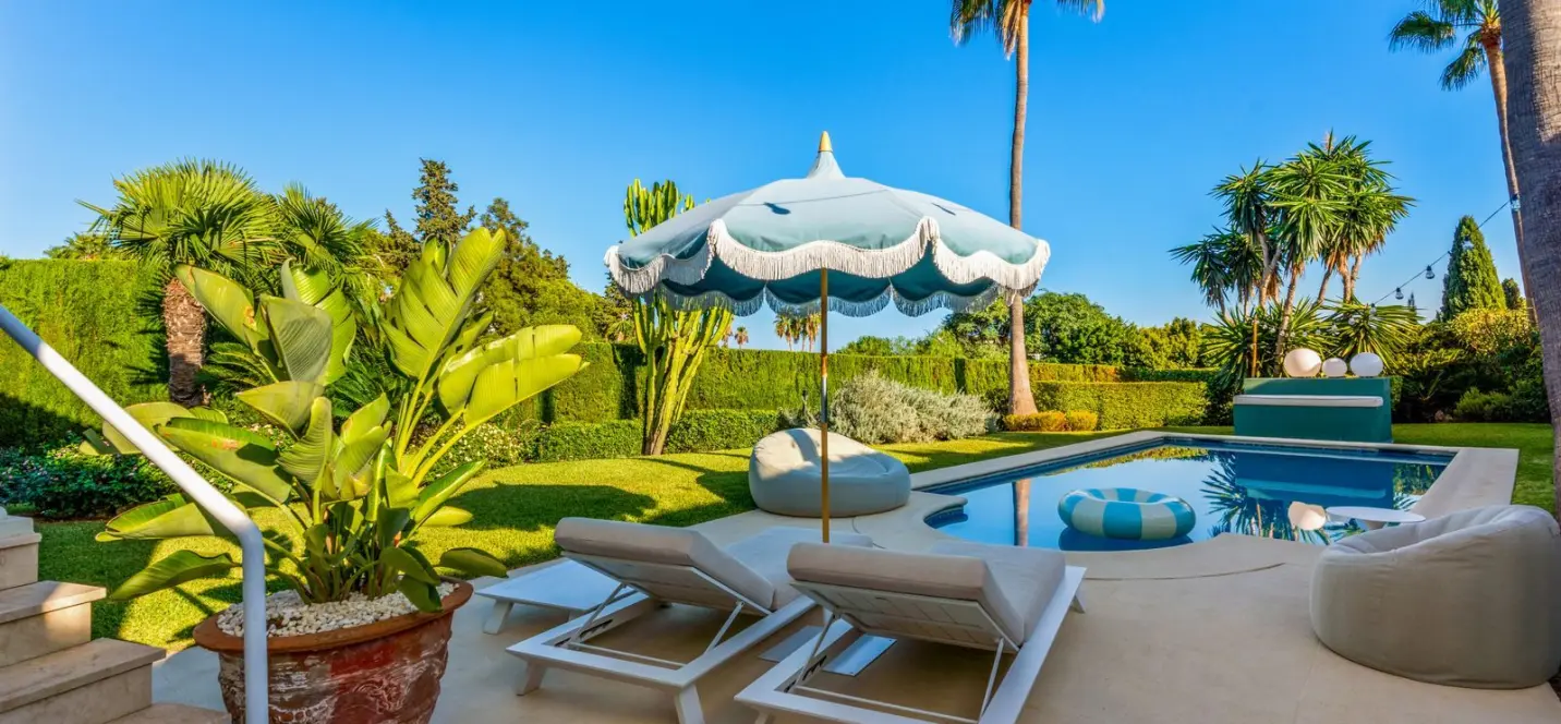 Sale of detached villa in El Paraiso 0