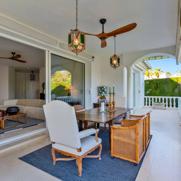 Sale of detached villa in El Paraiso