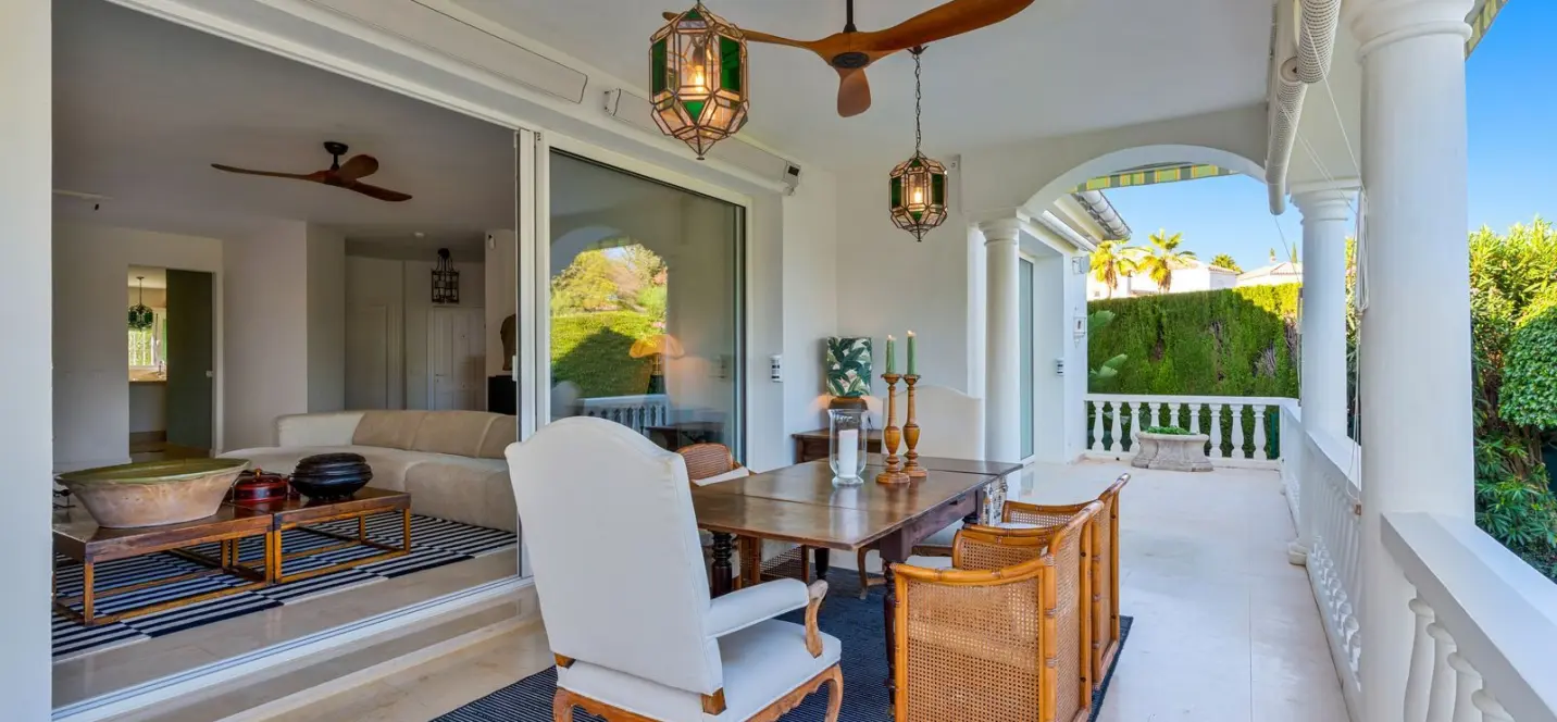 Sale of detached villa in El Paraiso 1