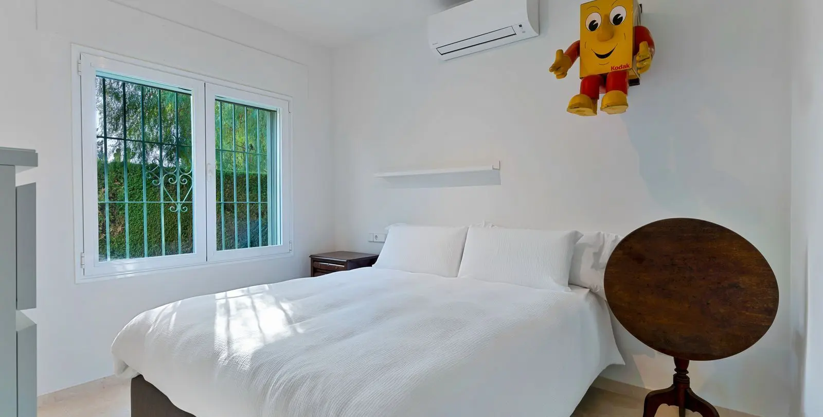 Sale of detached villa in El Paraiso 14