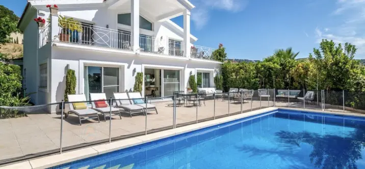 Долгосрочная аренда  отдельно стоящей виллы в Elviria 0