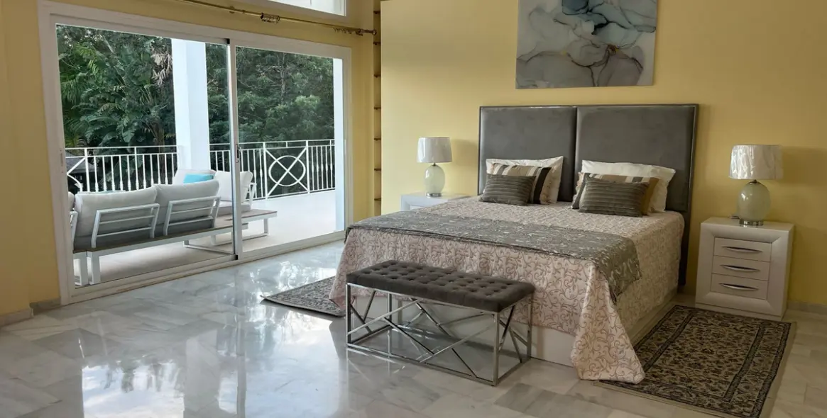 Долгосрочная аренда  отдельно стоящей виллы в Elviria 11