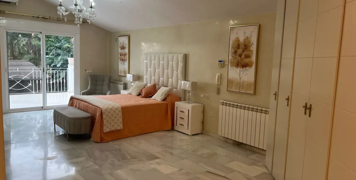 Долгосрочная аренда  отдельно стоящей виллы в Elviria 14