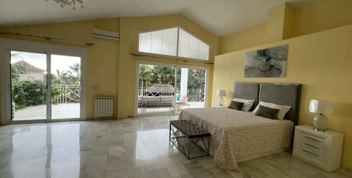 Долгосрочная аренда  отдельно стоящей виллы в Elviria 22