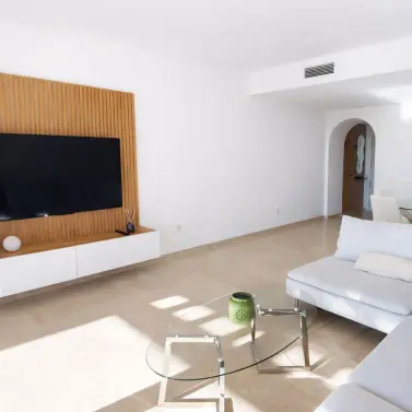 Долгосрочная аренда апартаментов на среднем этаже в Manilva