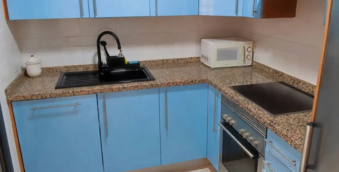 Долгосрочная аренда апартаментов на среднем этаже в Manilva 7