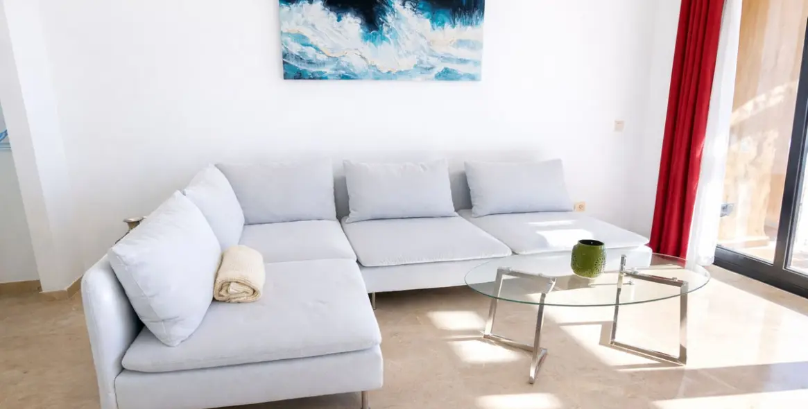 Долгосрочная аренда апартаментов на среднем этаже в Manilva 11