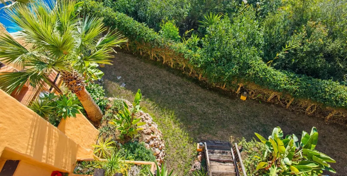 Долгосрочная аренда апартаментов на среднем этаже в Manilva 15