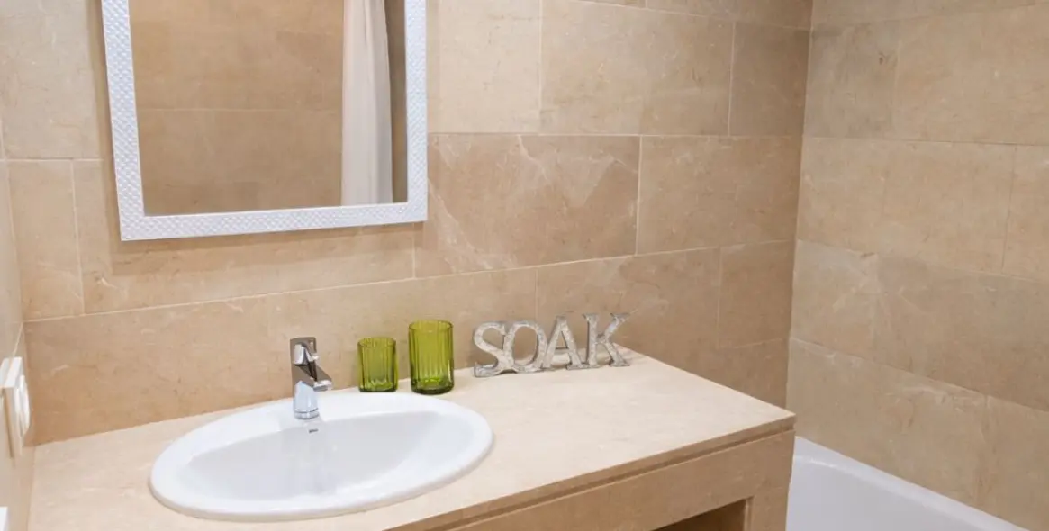 Долгосрочная аренда апартаментов на среднем этаже в Manilva 20