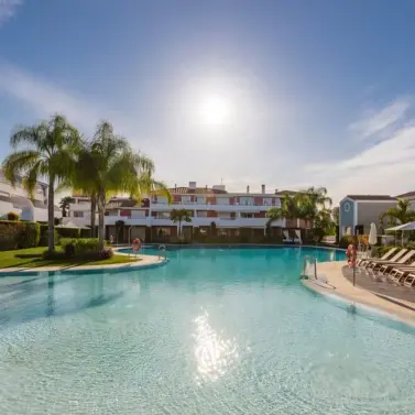 Долгосрочная аренда апартаментов на первом этаже в Estepona