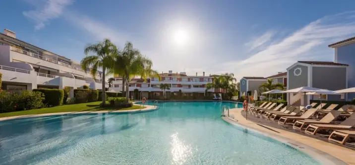 Долгосрочная аренда апартаментов на первом этаже в Estepona 0