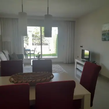 Долгосрочная аренда апартаментов на первом этаже в Estepona