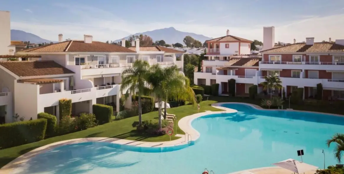 Long-term rent of ground floor apartment in Estepona 13