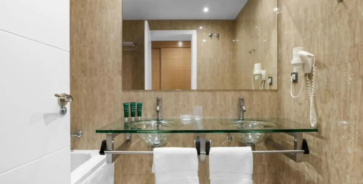 Long-term rent of ground floor apartment in Estepona 19