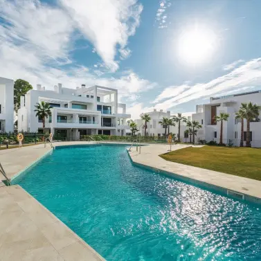 Долгосрочная аренда апартаментов на среднем этаже в Estepona