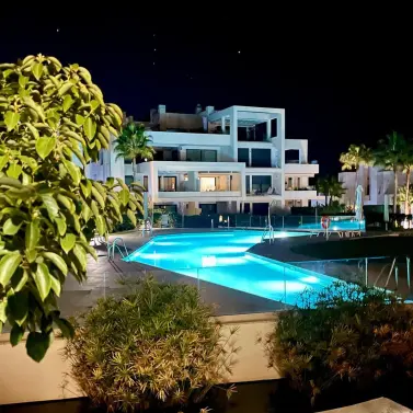 Долгосрочная аренда апартаментов на среднем этаже в Estepona