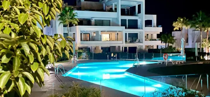 Долгосрочная аренда апартаментов на среднем этаже в Estepona 1