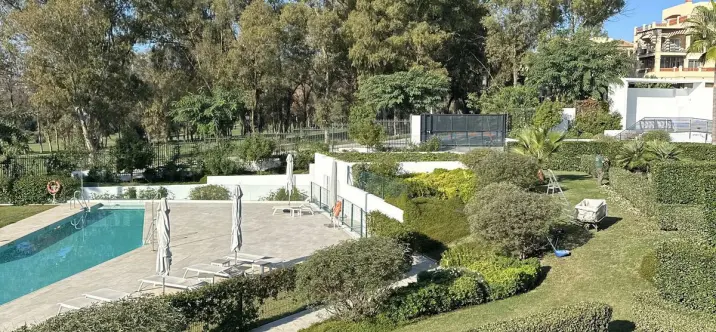 Долгосрочная аренда апартаментов на среднем этаже в Estepona 3