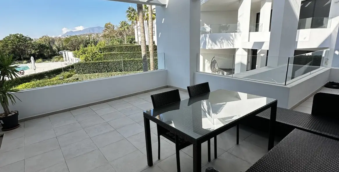 Долгосрочная аренда апартаментов на среднем этаже в Estepona 6