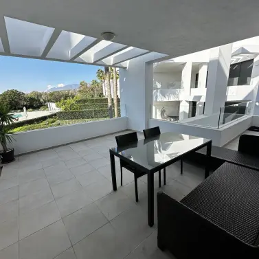 Долгосрочная аренда апартаментов на среднем этаже в Estepona