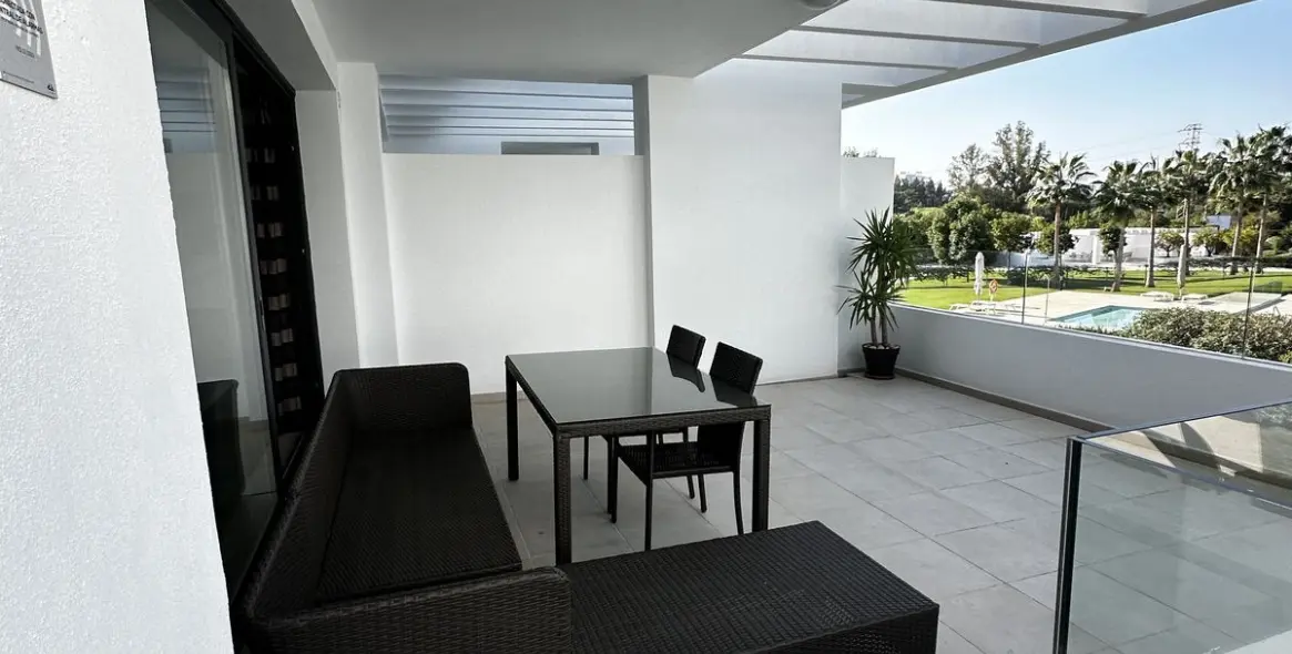 Долгосрочная аренда апартаментов на среднем этаже в Estepona 7