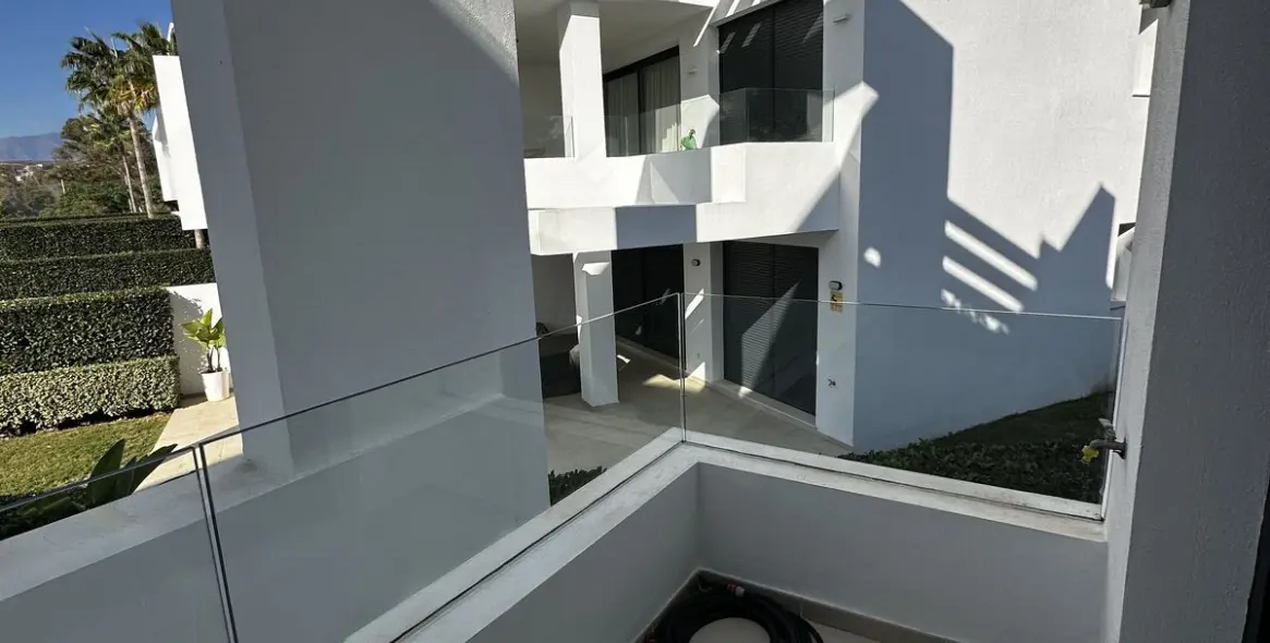 Долгосрочная аренда апартаментов на среднем этаже в Estepona 9