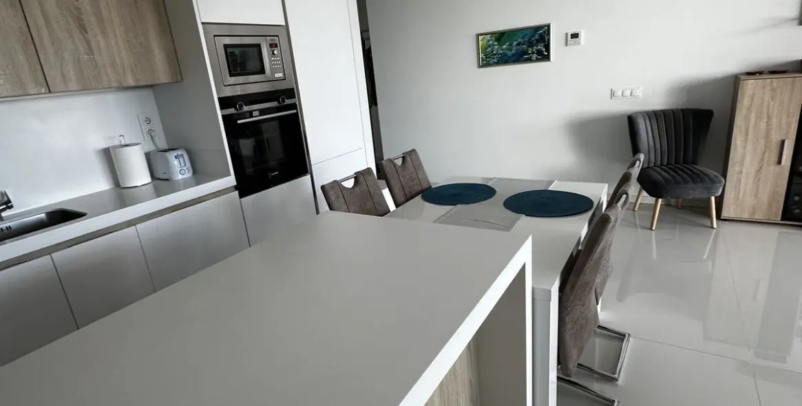 Долгосрочная аренда апартаментов на среднем этаже в Estepona 12