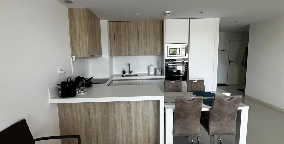 Долгосрочная аренда апартаментов на среднем этаже в Estepona 13