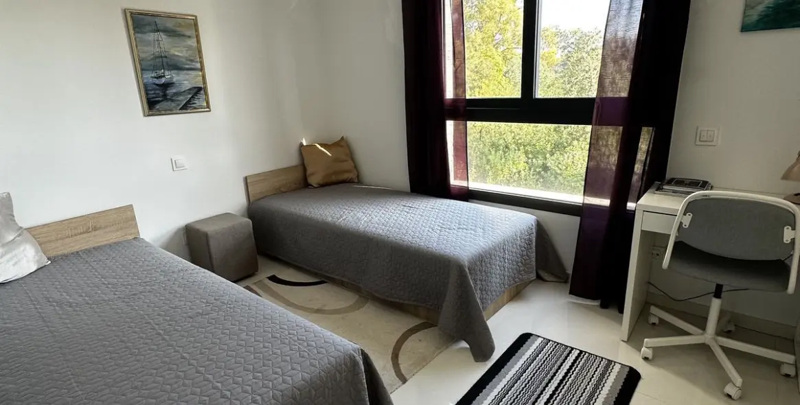 Долгосрочная аренда апартаментов на среднем этаже в Estepona 19