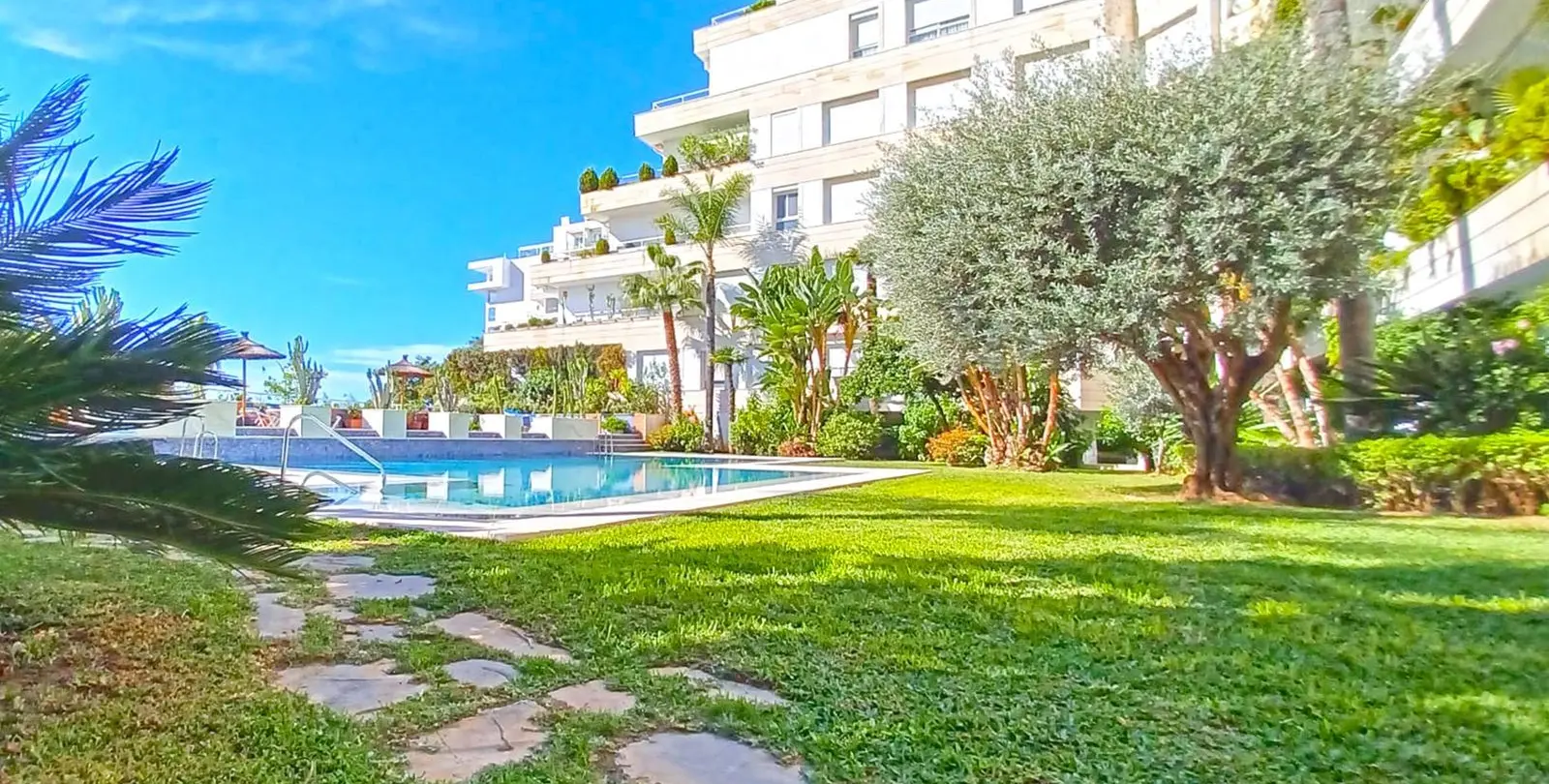 Продажа апартаментов на среднем этаже в Marbella 5