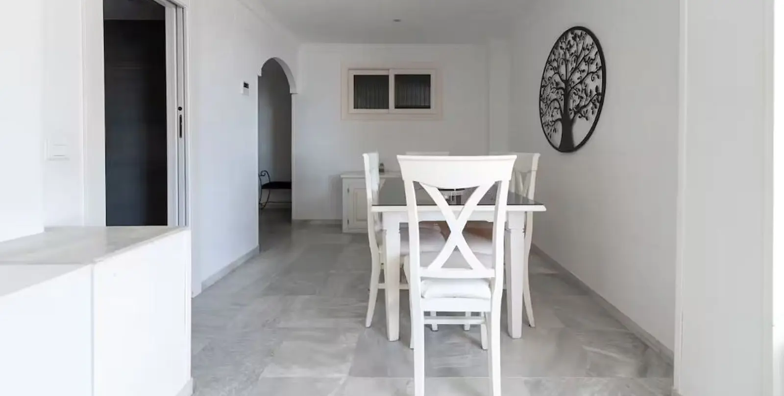 Продажа апартаментов на среднем этаже в Marbella 11