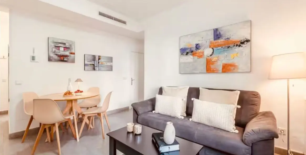 Sale of ground floor apartment in Marbella 1