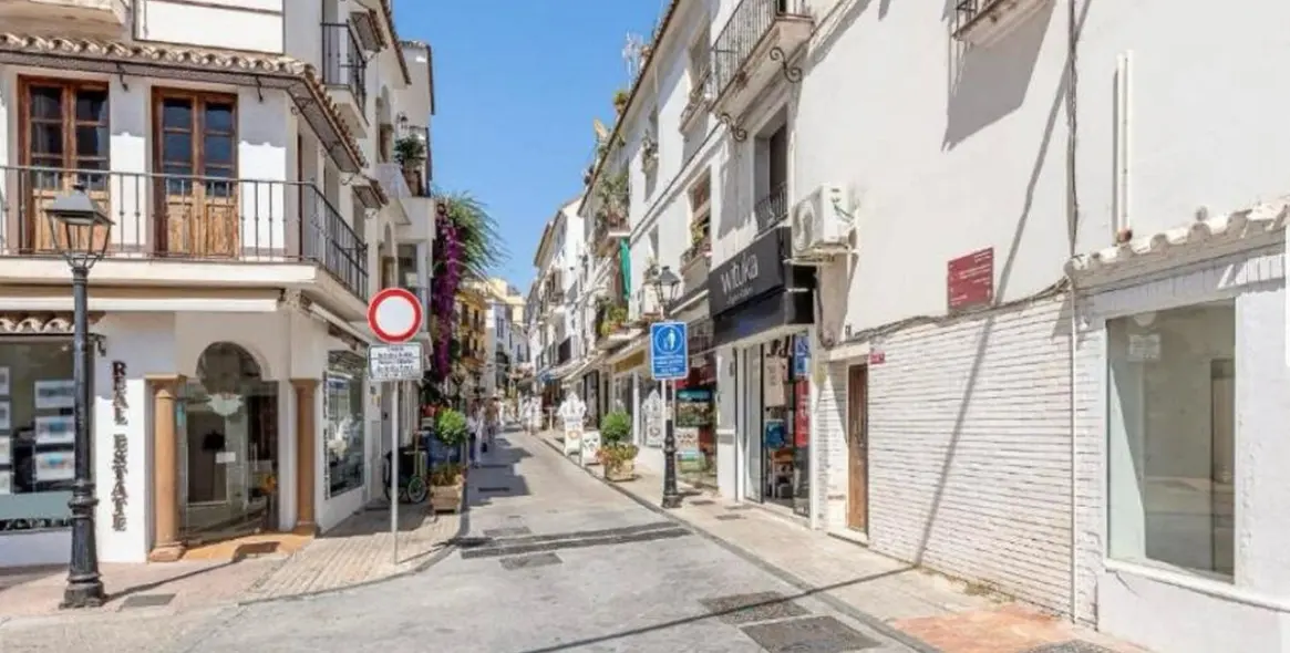 Sale of ground floor apartment in Marbella 32