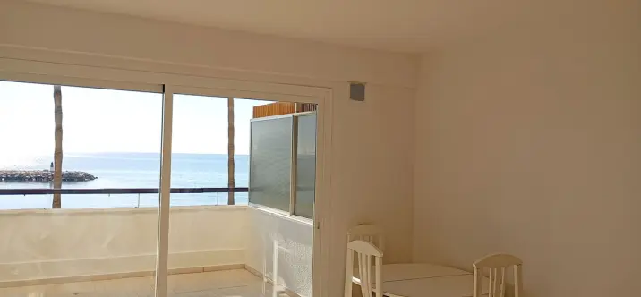Sale of middle floor apartment in Marbella 3